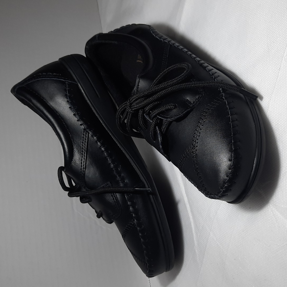 Mushrooms black leather shoes women's size 7